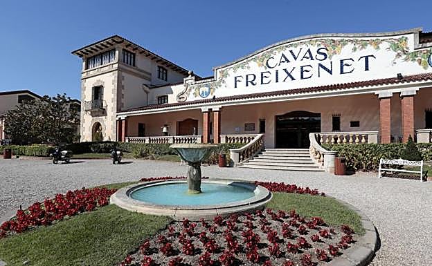 El presidente de la Cámara de Comercio de España afirma que Cataluña ha salido ganando en la España de las autonomías