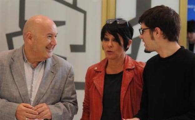 Iñigo Iturrate, Maddalen Iriarte y Lander Martínez, en el Parlamento Vasco.