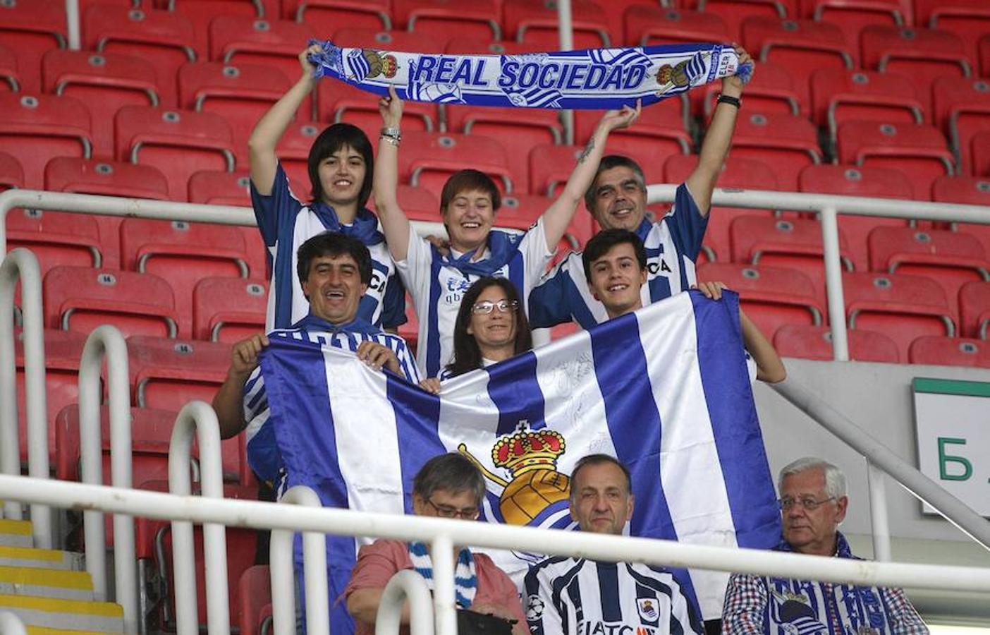 Los seguidores txuri-urdin disfrutan con el partido y el nivel de juego exhibido por los de Eusebio Sacristán