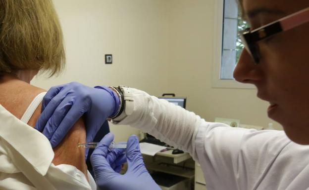 Las enfermeras estarán amparadas por una orden para vacunar contra la gripe