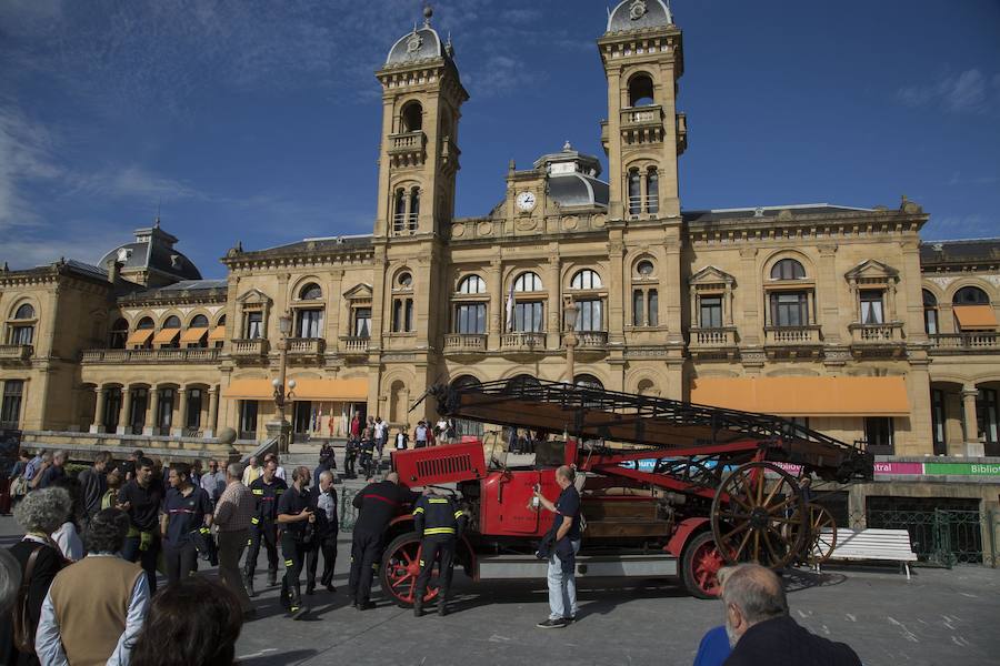 El alcalde de San Sebastián, Eeneko Goia, destaca que los bomberos son «el pilar de la seguridad y la tranquilidad» de la ciudad.