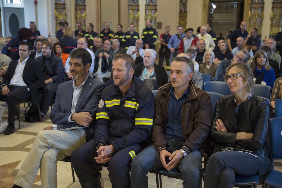 El alcalde de San Sebastián, Eeneko Goia, destaca que los bomberos son «el pilar de la seguridad y la tranquilidad» de la ciudad.