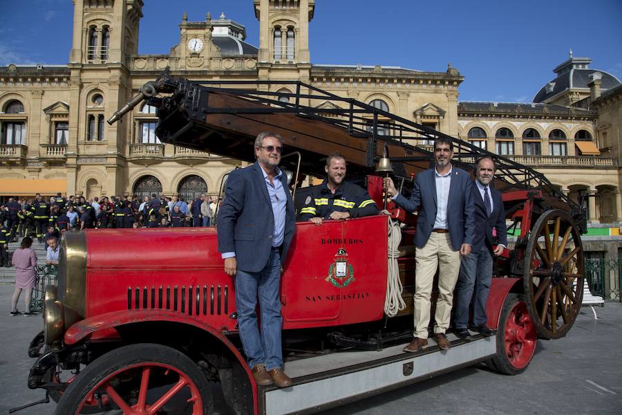 El alcalde de San Sebastián, Eeneko Goia, destaca que los bomberos son «el pilar de la seguridad y la tranquilidad» de la ciudad.