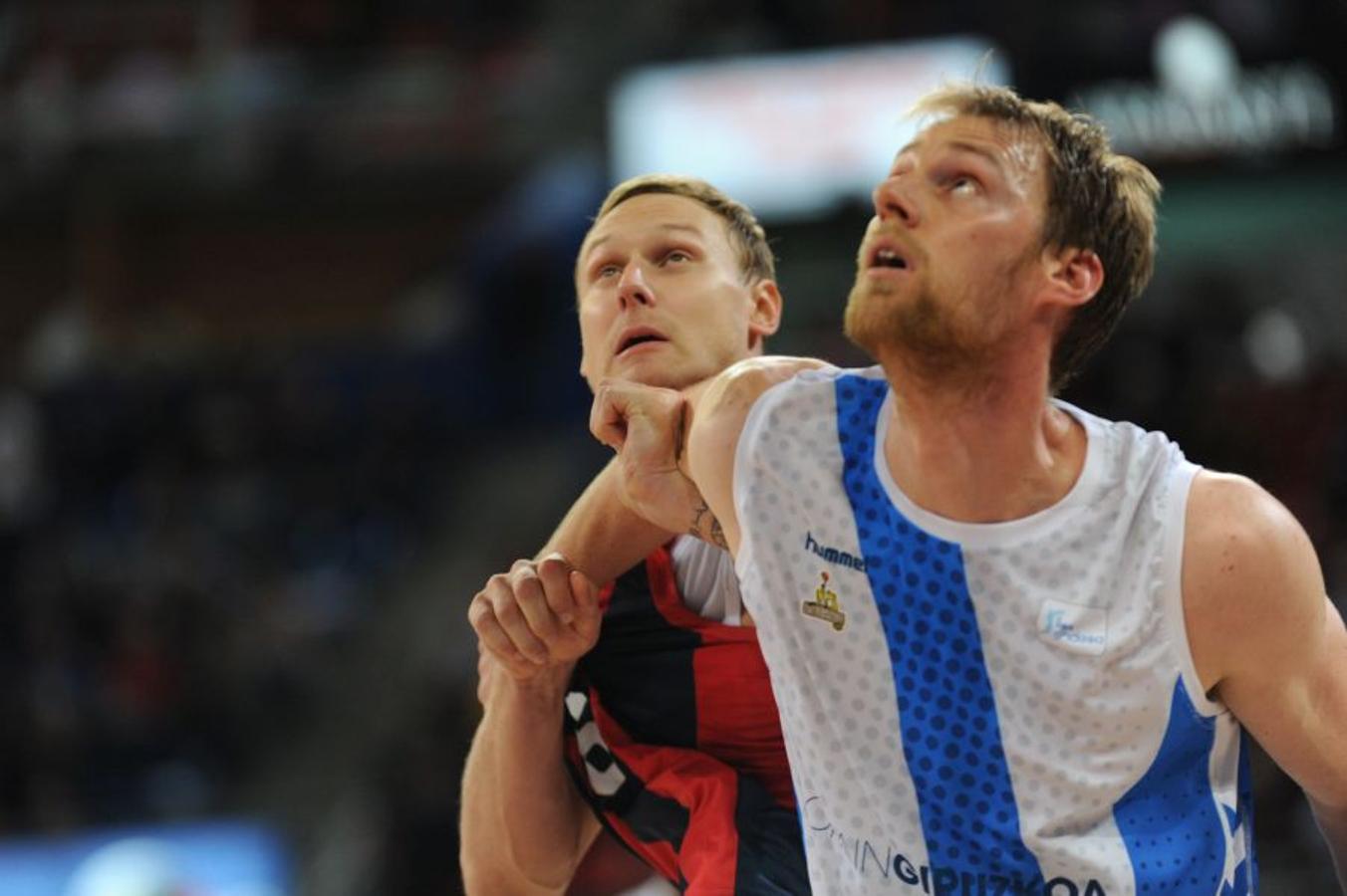 Los de Fisac completan un derbi sensacional. Han ido ganando prácticamente todo el partido y solo al final ha reaccionado el Baskonia, que ha terminado pidiendo la hora