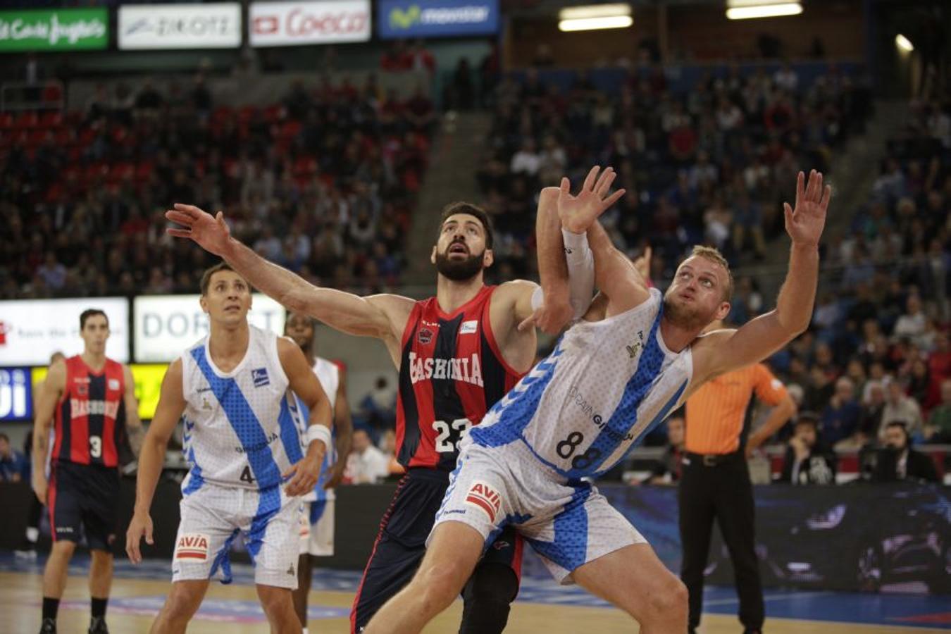 Los de Fisac completan un derbi sensacional. Han ido ganando prácticamente todo el partido y solo al final ha reaccionado el Baskonia, que ha terminado pidiendo la hora