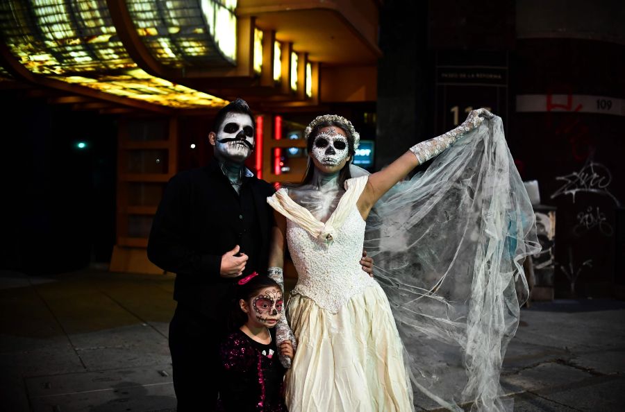 La Catrina, originalmente llamada 'La Calavera Garbancera',​ es una figura creada por José Guadalupe Posada y bautizada por el muralista Diego Rivera que ha pasado ya a ser parte de la cultura viva mexicana, de sus usos y costumbres