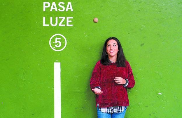 Sara Ruiz Gutiérrez-Solana es la autora de un estudio sobre el comportamiento de las pelotas. 