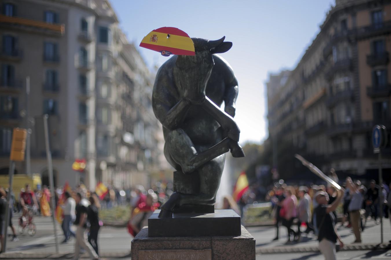 La marcha convocada por Societat Civil Catalana bajo el lema 'Tots som Catalunya. Per la convivència, seny!