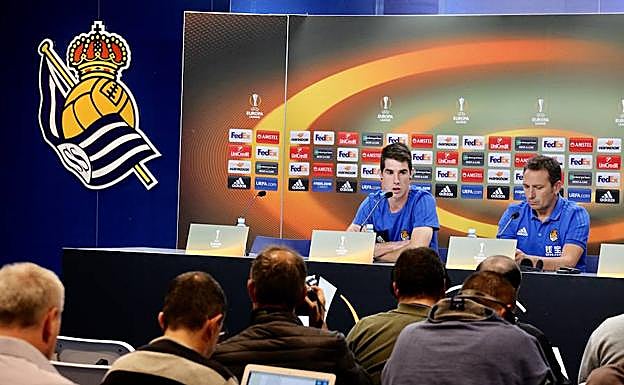 Aritz Elustondo y Eusebio en la rueda de prensa que han ofrecido en Zubieta.