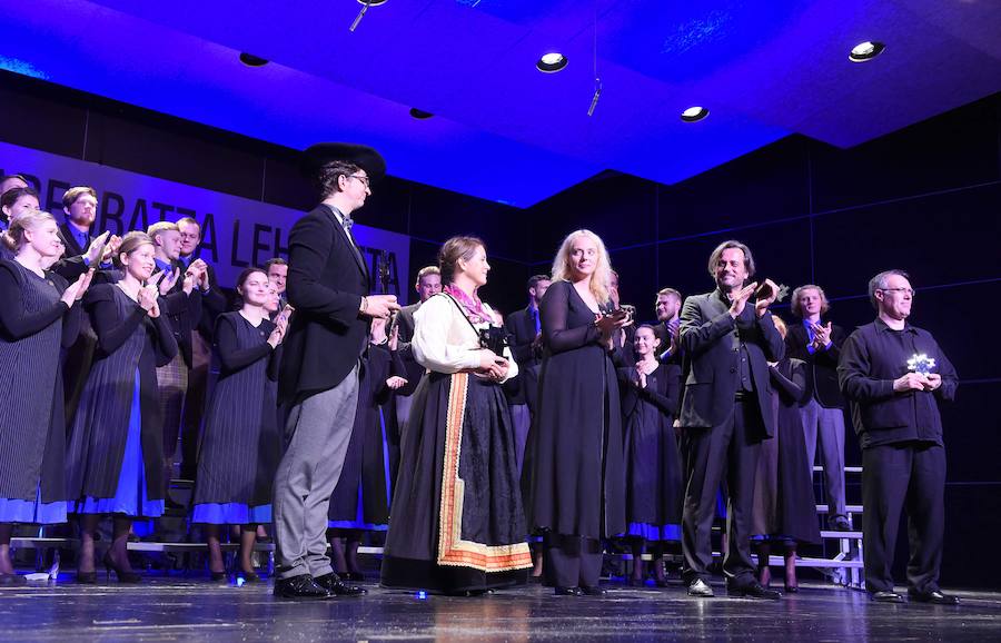 El coro 'The Resonanz Children's Choir' de Indonesia se ha proclamado este domingo ganador de la 49 edición del Certamen Coral de Tolos) al vencer en la modalidad de Coros Infantiles y adjudicarse el Premio del Público, patrocinado por El Diario Vasco, y el Gran Premio Kutxa