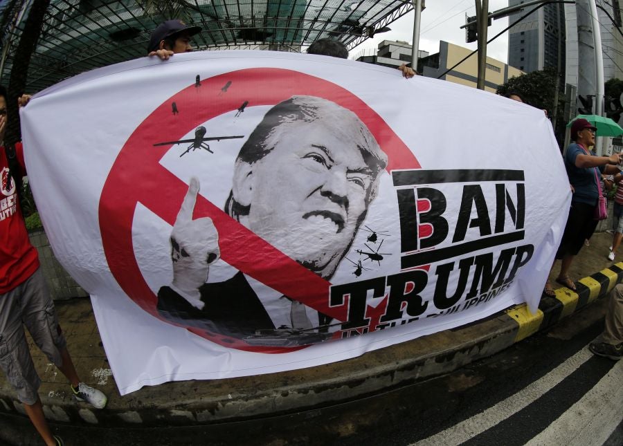 Mujeres del grupo Gabriela encabezaron la manifestación contra la visita del presidente estadounidense Donald Trump a Filipinas, con motivo de la cumbre de la Asociación de Naciones del Sudeste Asiático (ASEAN) en Manila