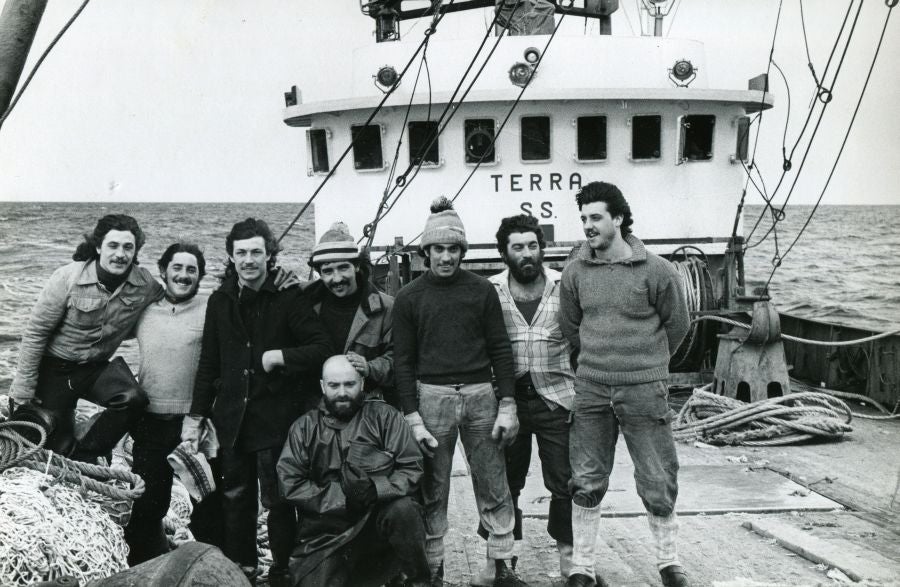 El documental 'Arte al agua' intercala los testimonios de los pescadores vascos y gallegos con imágenes inéditas de la pesca en Terranova pertenecientes a archivos de particulares