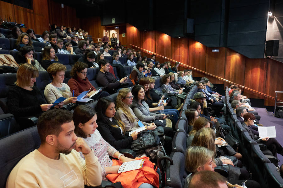 La consejera de Empleo y Políticas Sociales del Gobierno Vasco, Beatriz Artolazabal, ha participado este lunes en la jornada 'Gazte Up', organizada por EL DIARIO VASCO, dedicada al empleo juvenil y que se ha celebrado en el Aquarium de San Sebastián