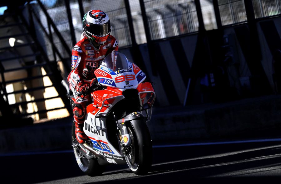 Acaba de finalizar el Mundial de Motociclismo pero pilotos y escuderías han comenzado ya en Valencia los test y entrenamientos de cara a la temporada 2018