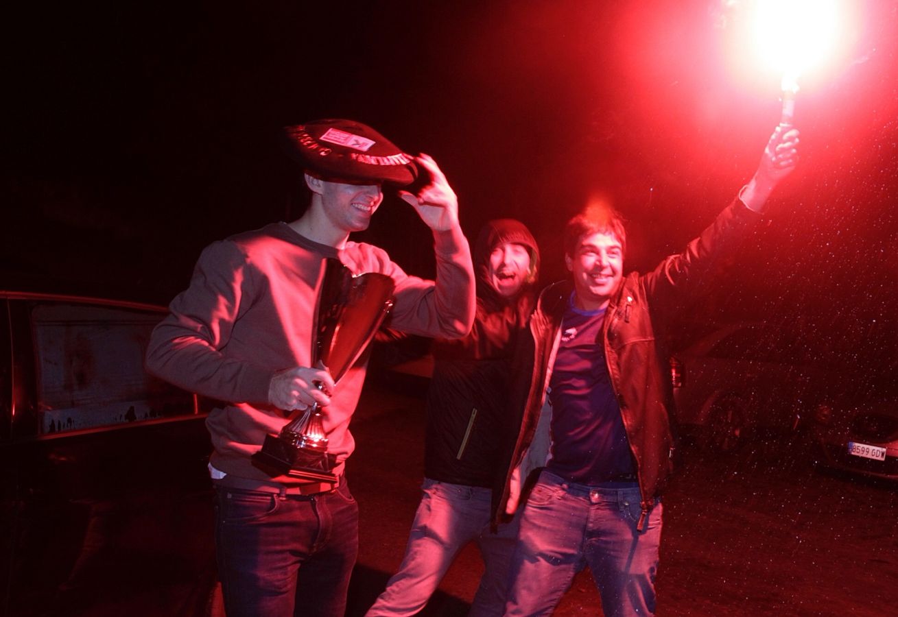 Jokin Altuna ha celebrado el campeonato del cuatro y medio logrado este domingo ante Urrutikoetxea con cerca de 200 amigos en la sidrería Salbide de su localidad natal, Amezketa