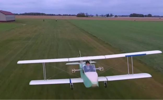 El avión casero que funciona con 103 piezas compradas por Internet 
