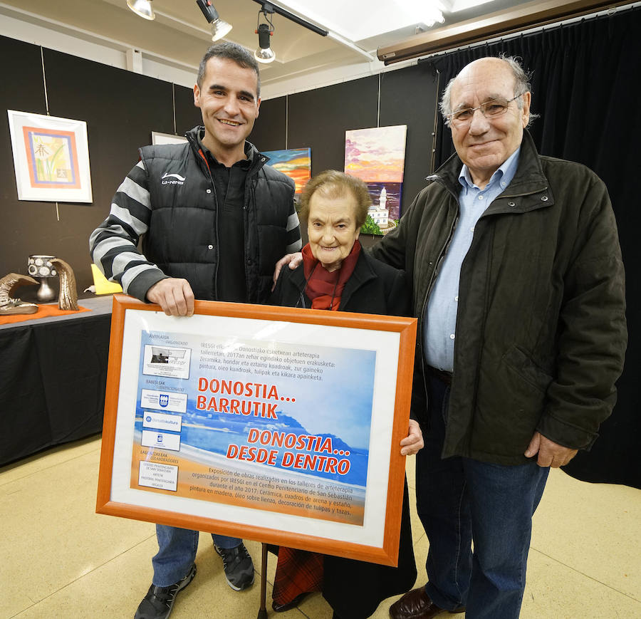 Internos de Martutene presentan su exposición en la Casa de Cultura del barrio donostiarra de Loiola