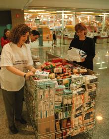 Imagen secundaria 2 - Las primeras recogidas de alimentos se organizaron en 1998