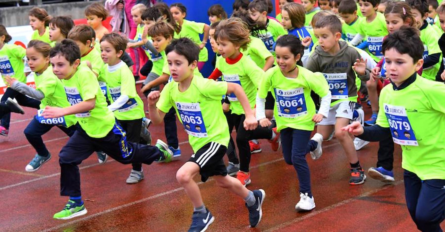 1.200 korrikalaris de 3 a 13 años toman el Miniestadio de Anoeta con motivo del Maratoi Txiki Festa