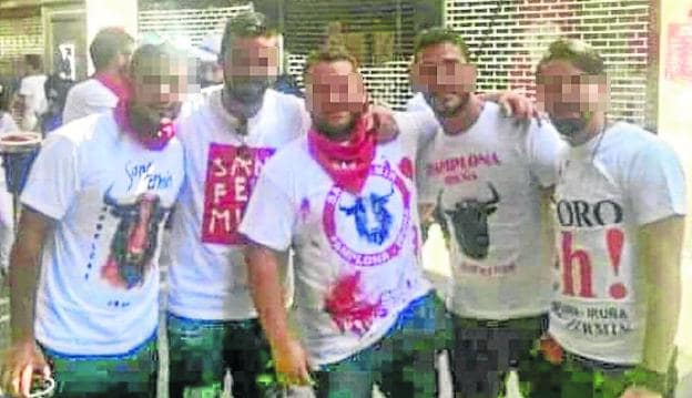 Los cinco amigos sevillanos que presuntamente violaron a una joven en Pamplona, durante los Sanfermines de 2016.