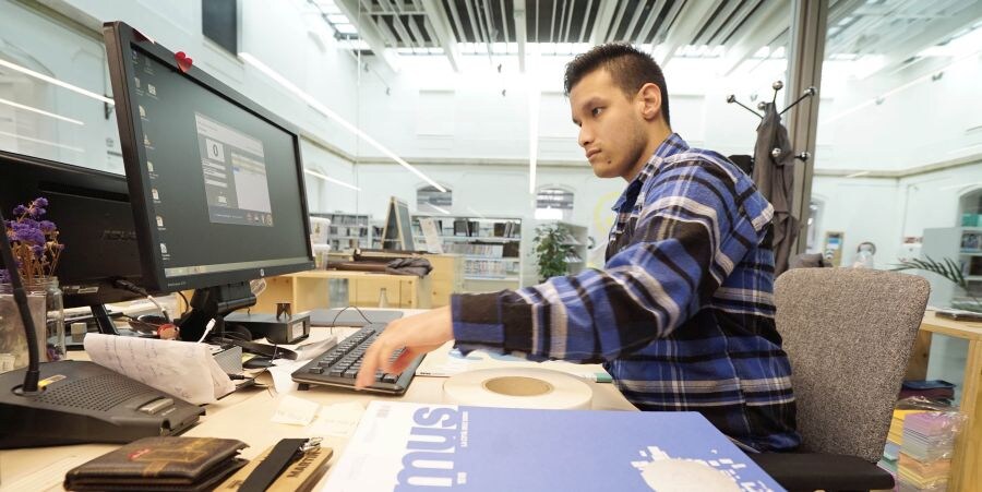 Tres personas con discapacidad intelectual cuentan su experiencia en un entorno laboral «ordinario» gracias al programa Pauso Berriak