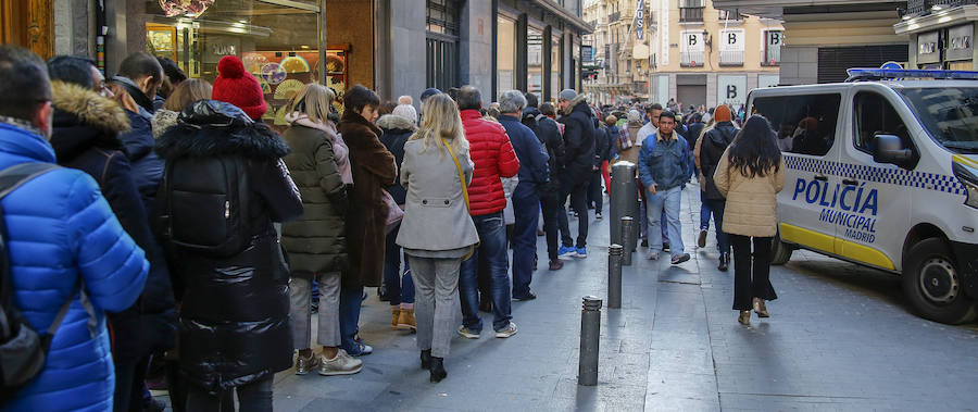 Las calles más comerciales de Madrid se preparan para ser comerciales durante los días festivos y navideños por motivos de seguridad.