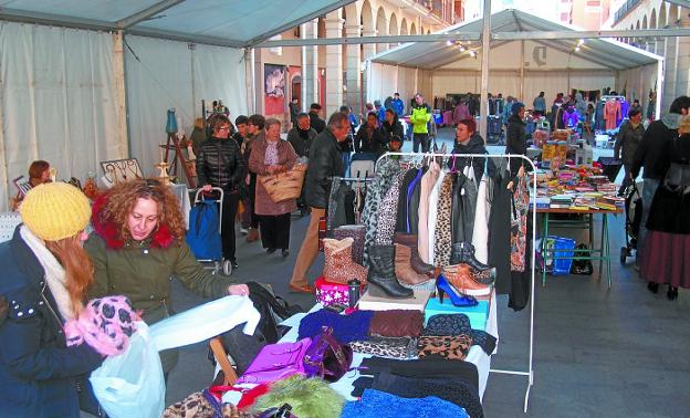 La Trapera. Una imagen del ambiente de este mercado en la edición del pasado año. 