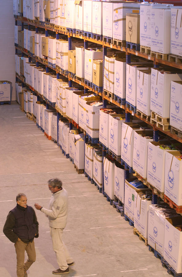 La Gran Recogida del Banco de Alimentos ya está llenando el almacén que tiene la asociación en Oiartzun.