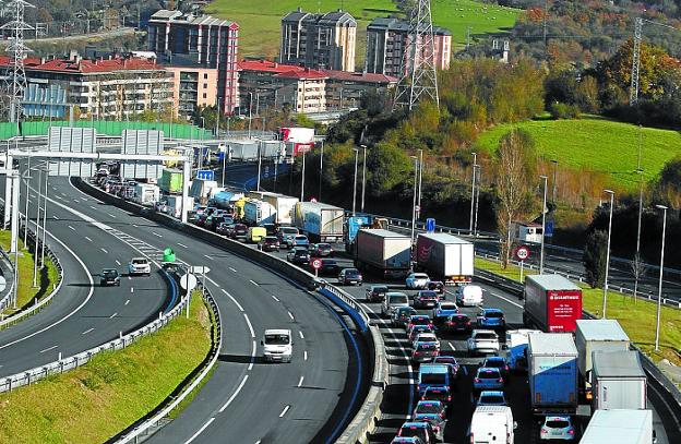 Las colas en dirección a la frontera se mantuvieron prácticamente durante todo el día.