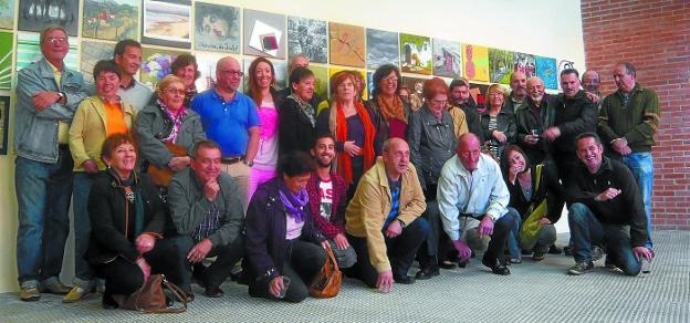 Artistas. La gran mayoría de estos autores presentes en 2014, en la apertura de una colectiva en su sede de Bolu, repiten en Aroztegi.
