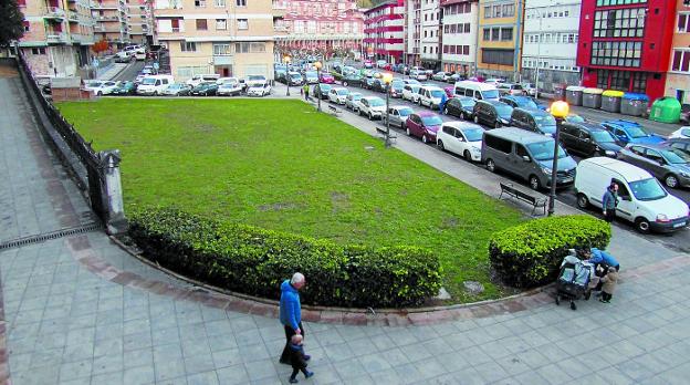 Monterrón. La campa de Monterrón acogería un parking subterráneo de 100 plazas para residentes sin menoscabo de los usos festivos.