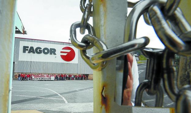 Protesta de los trabajadores de Edesa Industrial en Garagartza, antes de que CNA declarara el concurso de acreedores.