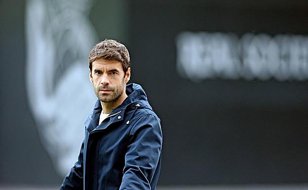 Xabi Prieto posa ayer en Zubieta tras el entrenamiento. 