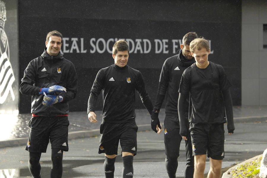 Eusebio ha citado a sus jugadores esta mañana en Zubieta para el último entrenamiento antes del debi de mañana en San Mamés contra el Athletic). 