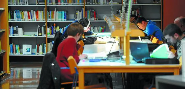 Premio. La biblioteca municipal organiza múltiples acciones de promoción de la lectura en Portalea.
