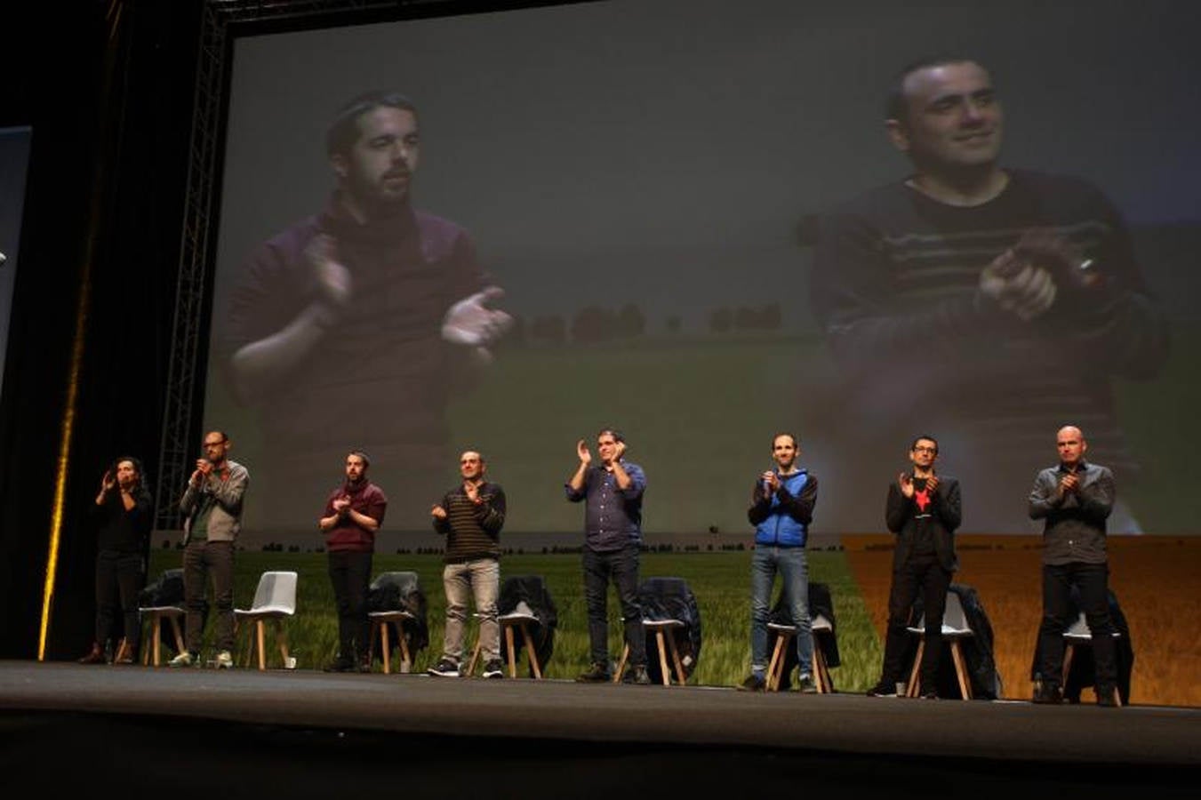 Bertsolari Txapelketa Nagusiko finala ari dira jokatzen Barakaldoko BECen.