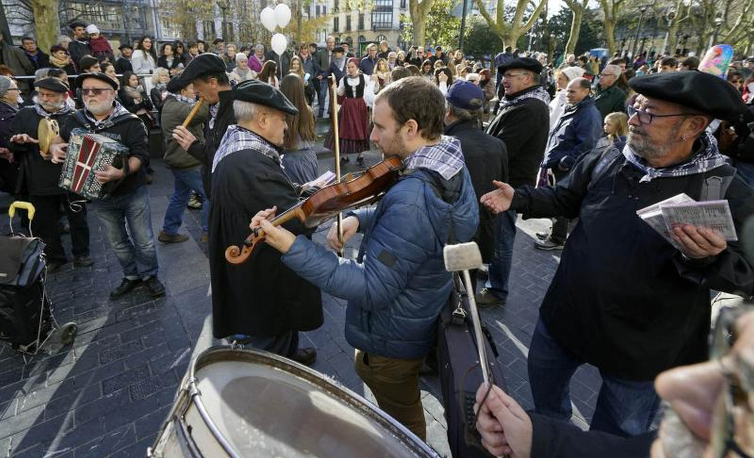 La feria de Santo Tomás de Donostia, un éxito