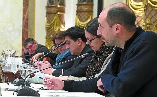 Loïc Alejandro, de Irabazi, ayer en el Pleno. 