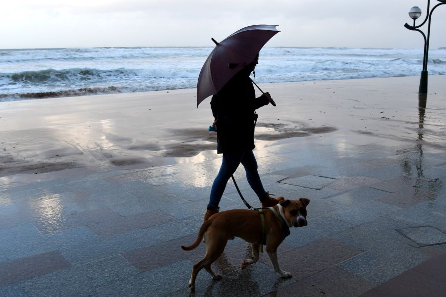 El viento, la lluvia y las olas son las protagonistas de esta jornada