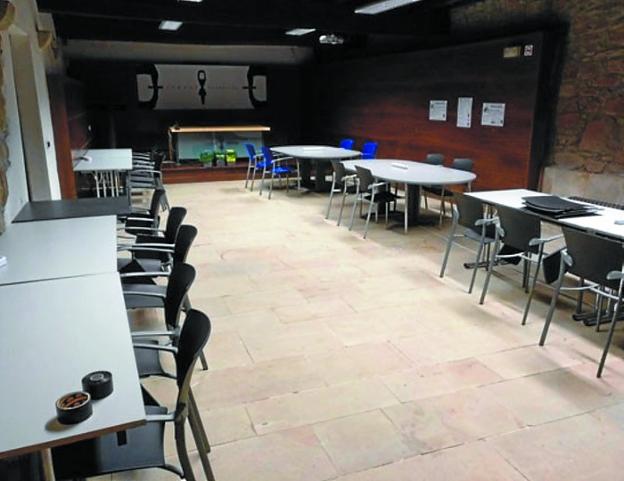 Instalaciones del aula, abierta entre semana y los fines de semana. 