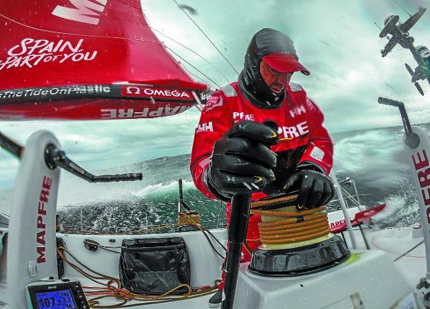 Xabi Fernández está satisfecho por cómo está yendo la vuelta al mundo para su 'Mapfre' pero quiere ser prudente.