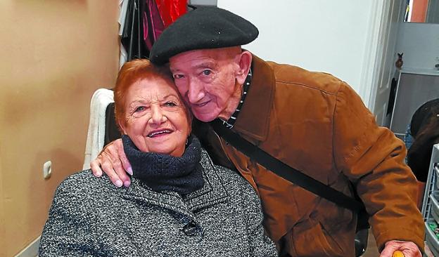 Mª Gloria Domínguez y Manuel del Rey llevan toda la vida juntos. 