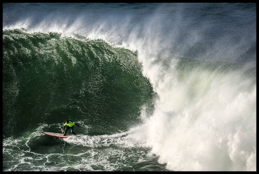 El estadounidense Nic Lamb ha sido el ganador de la duodécima edición del XII Punta Galea Challenge, campeonato internacional de surf sobre olas grandes disputado este sábado en aguas del Abra de Getxo, que ha contado con la participación de 24 surfistas y olas de hasta seis metros de altura.