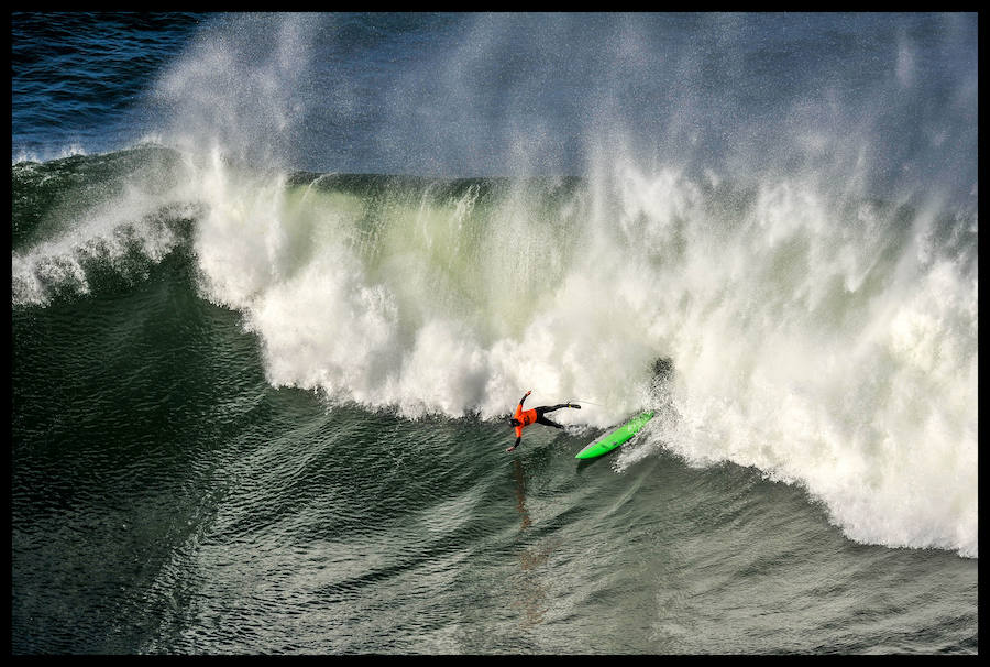 El estadounidense Nic Lamb ha sido el ganador de la duodécima edición del XII Punta Galea Challenge, campeonato internacional de surf sobre olas grandes disputado este sábado en aguas del Abra de Getxo, que ha contado con la participación de 24 surfistas y olas de hasta seis metros de altura.
