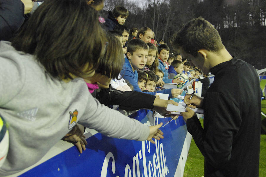 La plantilla de la Real Sociedad, se ha ejercitado este sábado por la tarde en Zubieta con las ausencias de Januzaj y De la Bella.