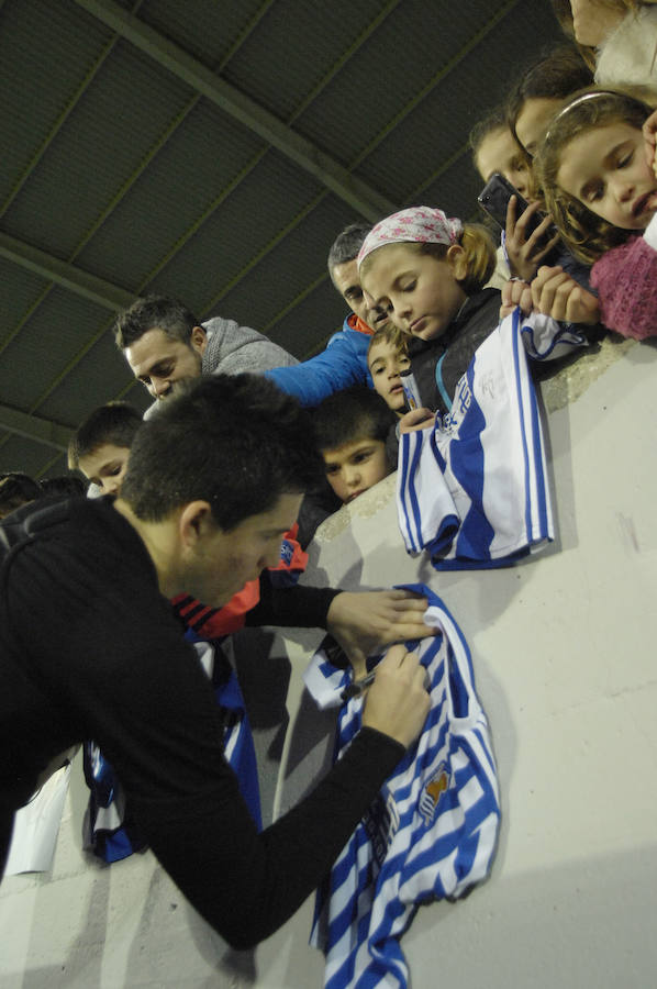 La plantilla de la Real Sociedad, se ha ejercitado este sábado por la tarde en Zubieta con las ausencias de Januzaj y De la Bella.