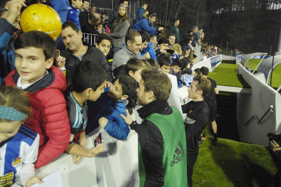 La plantilla de la Real Sociedad, se ha ejercitado este sábado por la tarde en Zubieta con las ausencias de Januzaj y De la Bella.