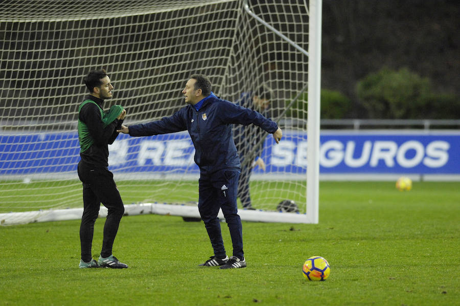La plantilla de la Real Sociedad, se ha ejercitado este sábado por la tarde en Zubieta con las ausencias de Januzaj y De la Bella.