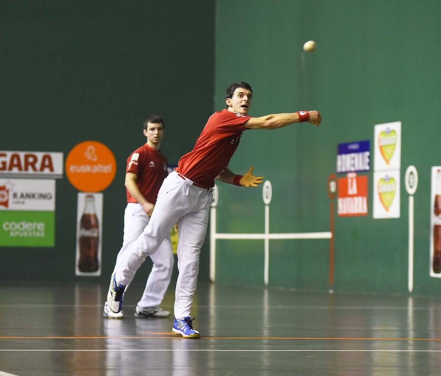 Altuna y Martija consolidan su liderato en el Campeonato de Parejas con una sufrida victoria por 22-19 ante Irribarria y Merino II cosechada este viernes en un Beotibar de Tolosa lleno.