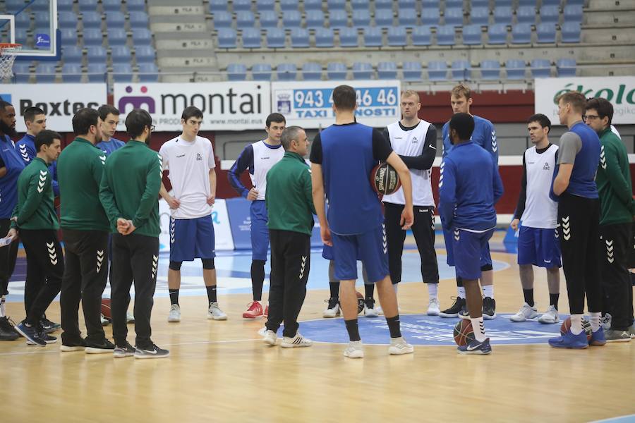 El Delteco Gipuzkoa Basket afronta el final de la primera vuelta, para el que quedan solo dos jornadas, en un momento dulce de la temporada, con dos triunfos en los tres últimos partidos y con opciones de igualar su récord de victorias en el ecuador de la Liga ACB. Con este reto por delante, los jugadores entrenaron ayer en Illunbe.